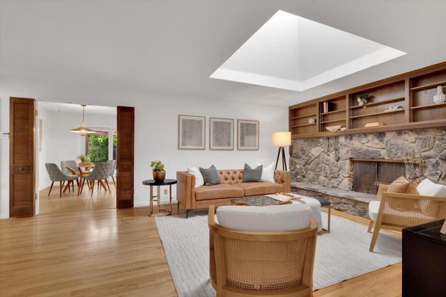 18967 Palo Oaks Court, Saratoga, CA 95070