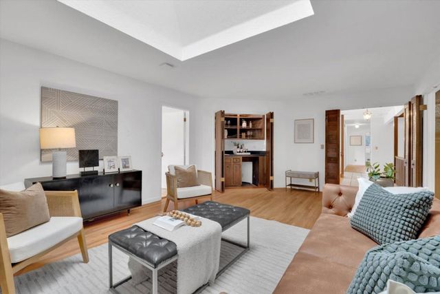 18967 Palo Oaks Court, Saratoga, CA 95070