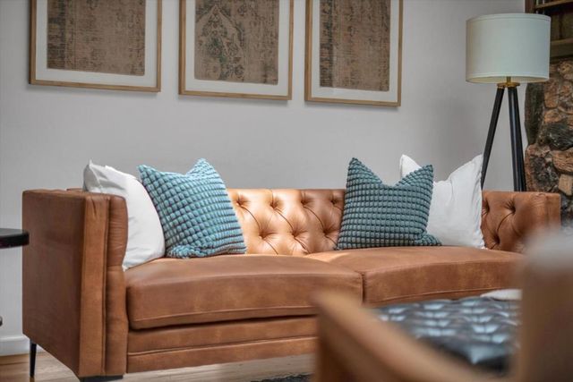 18967 Palo Oaks Court, Saratoga, CA 95070