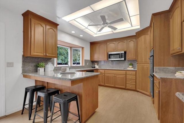 18967 Palo Oaks Court, Saratoga, CA 95070