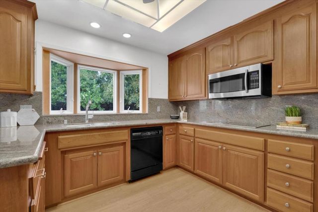 18967 Palo Oaks Court, Saratoga, CA 95070