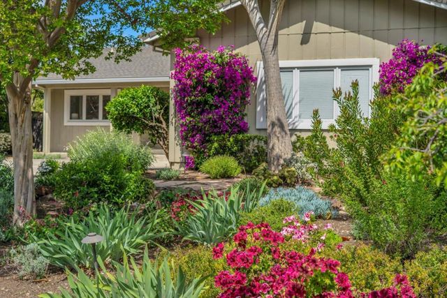 18967 Palo Oaks Court, Saratoga, CA 95070