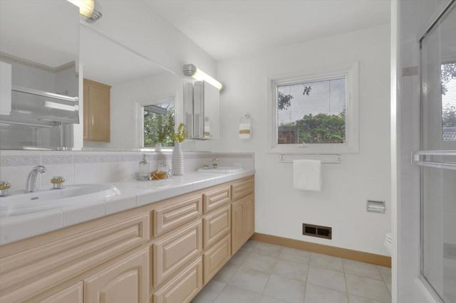 18967 Palo Oaks Court, Saratoga, CA 95070