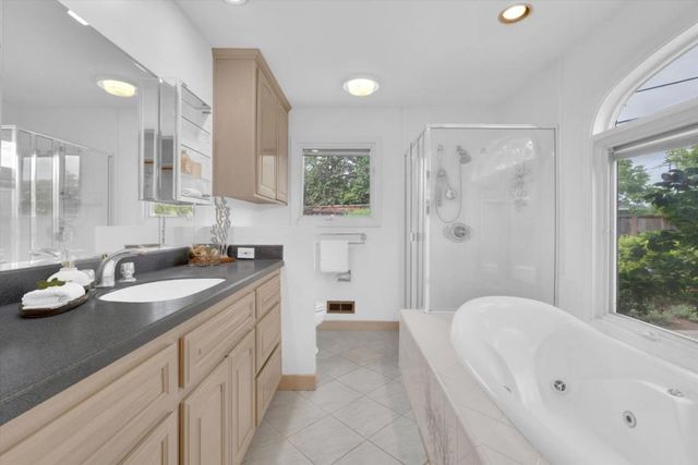 18967 Palo Oaks Court, Saratoga, CA 95070