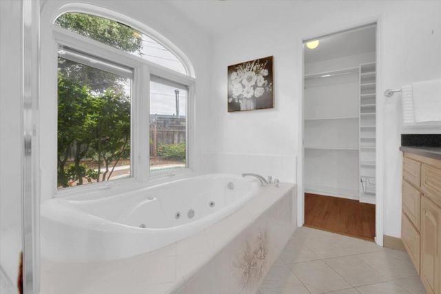 18967 Palo Oaks Court, Saratoga, CA 95070