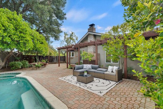 18967 Palo Oaks Court, Saratoga, CA 95070