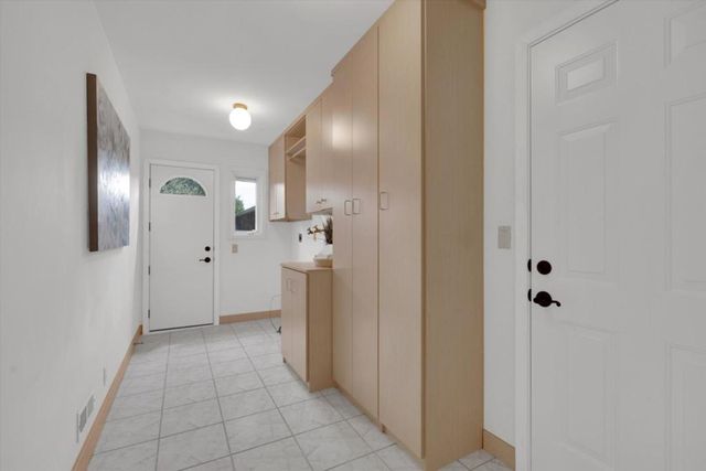 18967 Palo Oaks Court, Saratoga, CA 95070