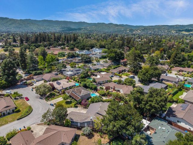 18967 Palo Oaks Court, Saratoga, CA 95070