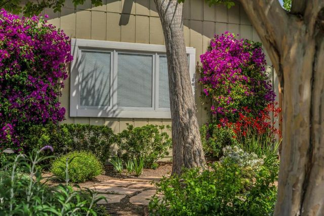 18967 Palo Oaks Court, Saratoga, CA 95070