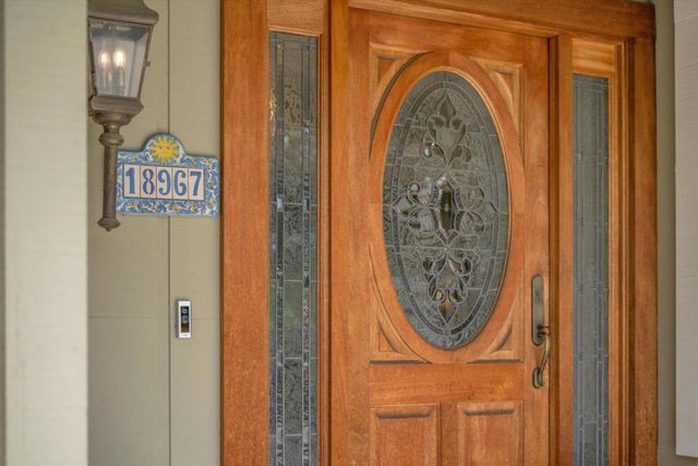 18967 Palo Oaks Court, Saratoga, CA 95070