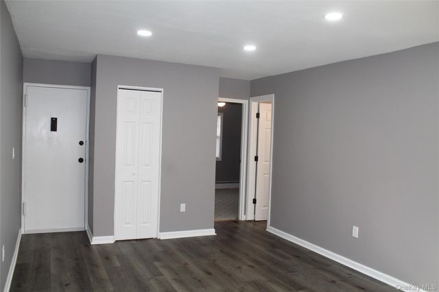 303 Barclay Manor 3C, Newburgh, NY 12550
