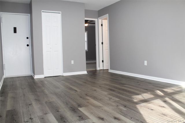 303 Barclay Manor 3C, Newburgh, NY 12550