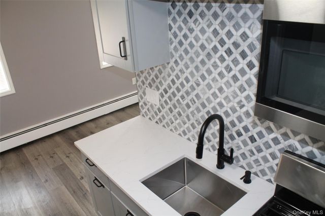 303 Barclay Manor 3C, Newburgh, NY 12550