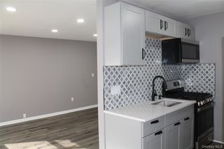 303 Barclay Manor 3C, Newburgh, NY 12550
