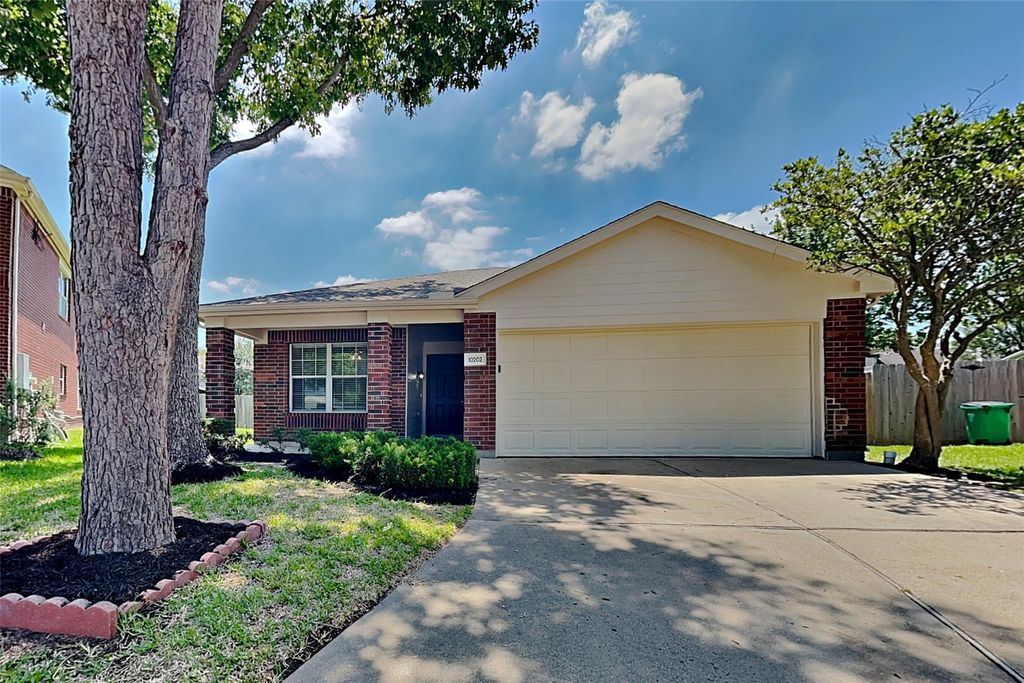10202 Peridot Cove, Houston, TX 77095