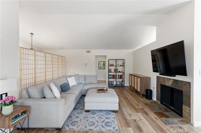 29123 Thousand Oaks C, Agoura Hills, CA 91301