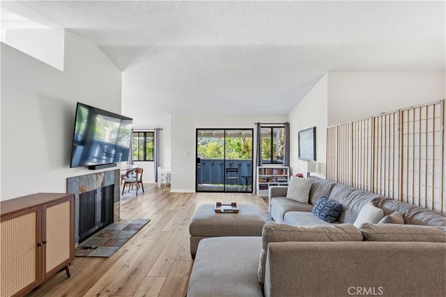 29123 Thousand Oaks C, Agoura Hills, CA 91301