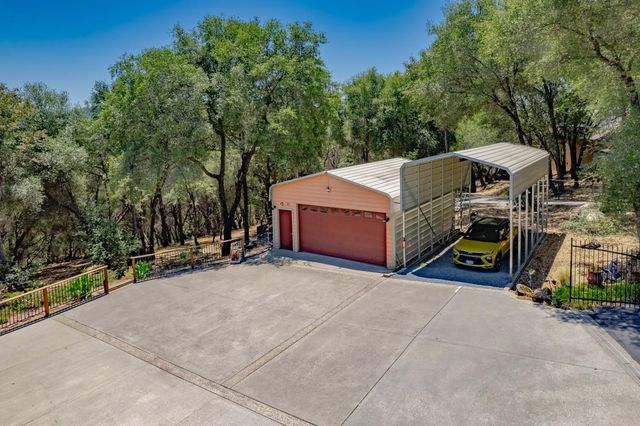 21987 Moss Rock Ct, Grass Valley, CA 95949