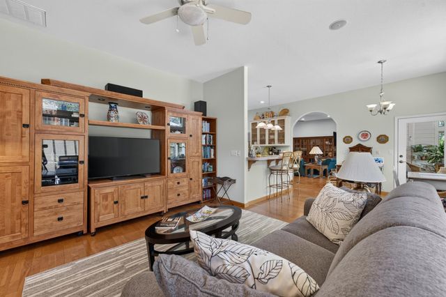 21987 Moss Rock Ct, Grass Valley, CA 95949