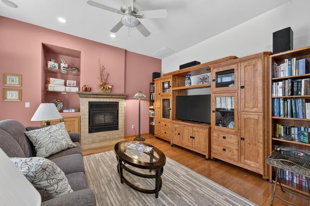 21987 Moss Rock Ct, Grass Valley, CA 95949
