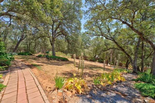21987 Moss Rock Ct, Grass Valley, CA 95949