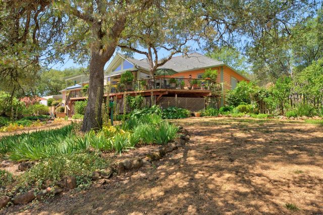 21987 Moss Rock Ct, Grass Valley, CA 95949