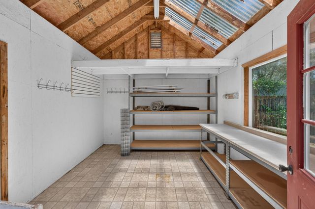21987 Moss Rock Ct, Grass Valley, CA 95949