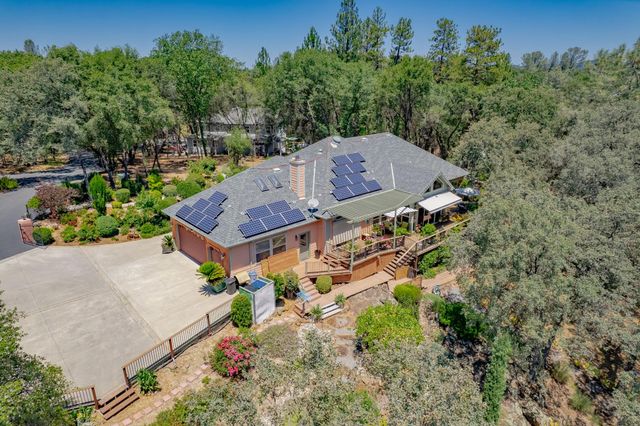 21987 Moss Rock Ct, Grass Valley, CA 95949