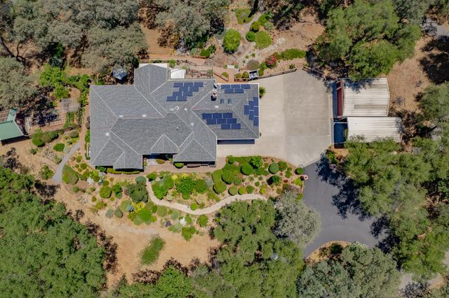 21987 Moss Rock Ct, Grass Valley, CA 95949