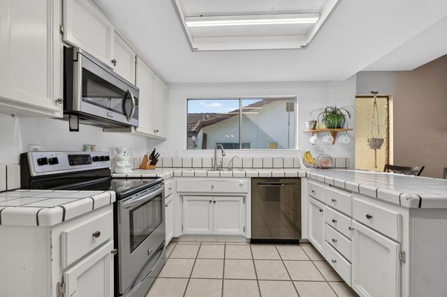 6025 Roloff Way, Orangevale, CA 95662