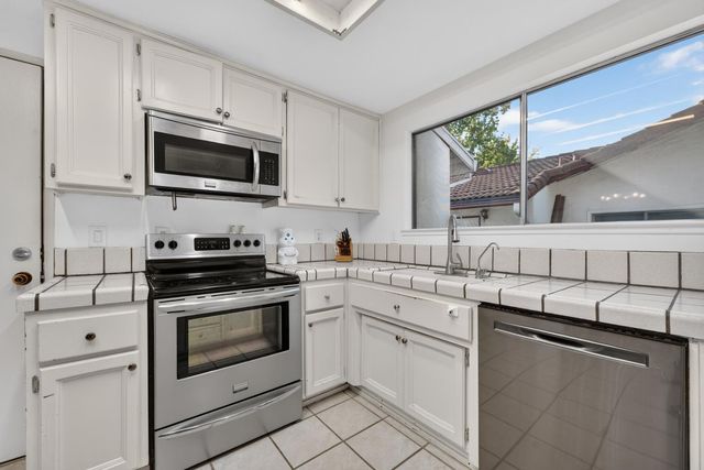 6025 Roloff Way, Orangevale, CA 95662