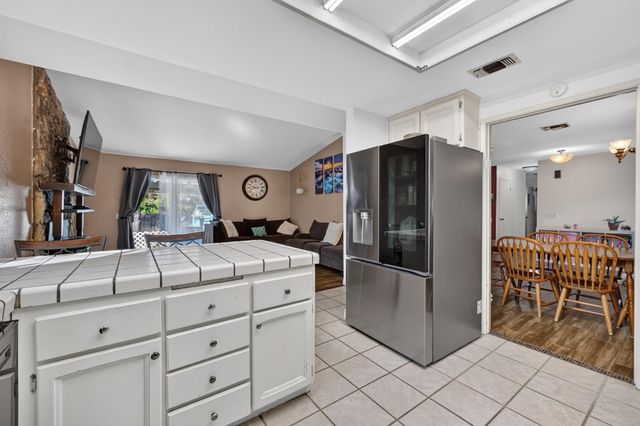 6025 Roloff Way, Orangevale, CA 95662