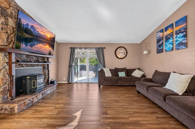 6025 Roloff Way, Orangevale, CA 95662