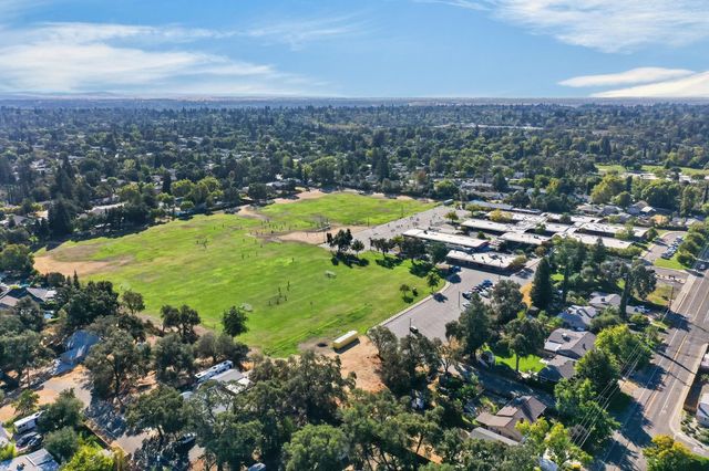 6025 Roloff Way, Orangevale, CA 95662