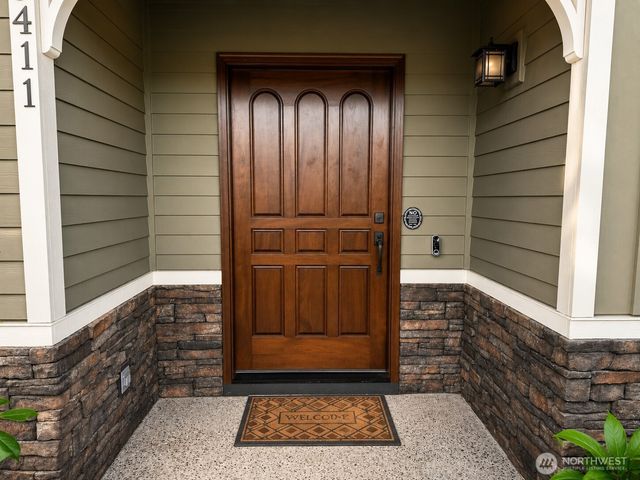 23411 SE 242nd St, Maple Valley, WA 98038