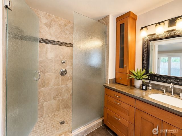 23411 SE 242nd St, Maple Valley, WA 98038