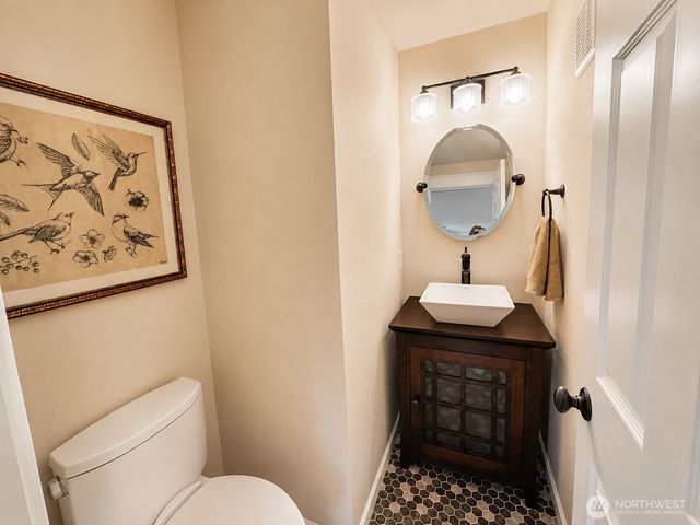 23411 SE 242nd St, Maple Valley, WA 98038
