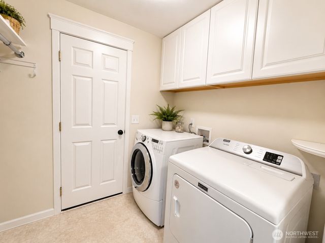 23411 SE 242nd St, Maple Valley, WA 98038