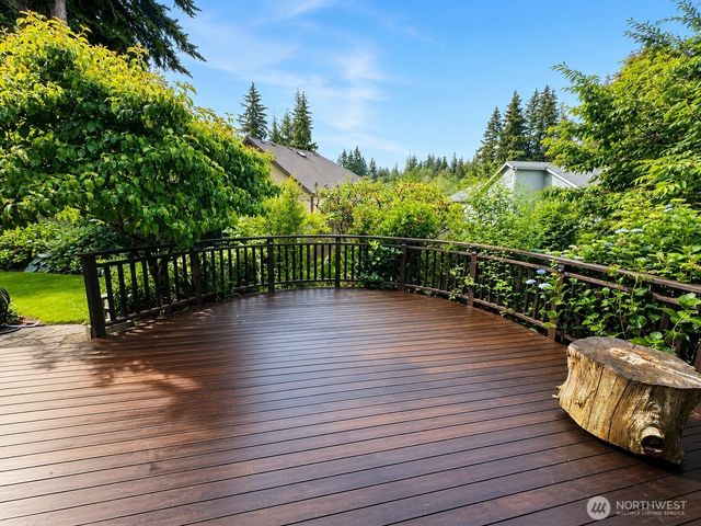 23411 SE 242nd St, Maple Valley, WA 98038