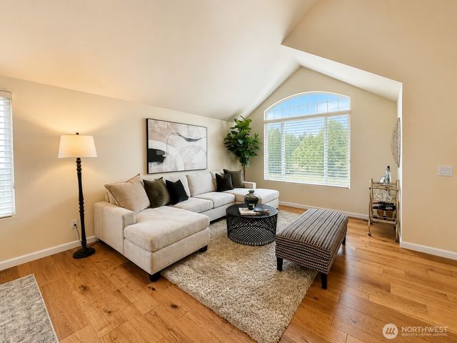 23411 SE 242nd St, Maple Valley, WA 98038