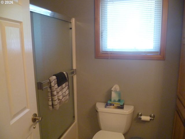 532 E STONECREEK Dr, La Center, WA 98629