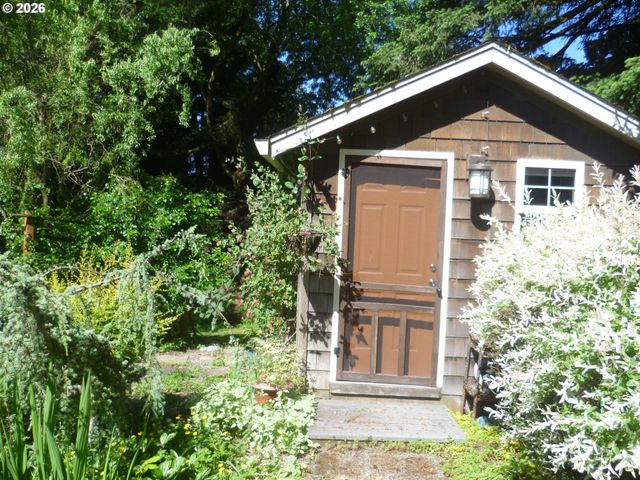 532 E STONECREEK Dr, La Center, WA 98629