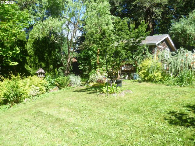 532 E STONECREEK Dr, La Center, WA 98629