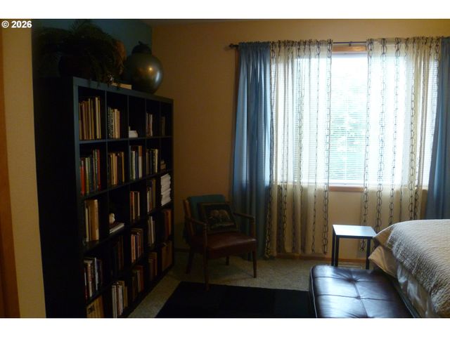 532 E STONECREEK Dr, La Center, WA 98629