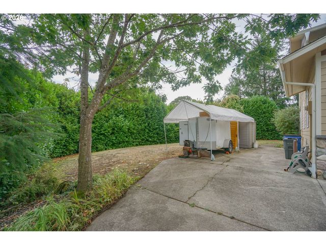 532 E STONECREEK Dr, La Center, WA 98629