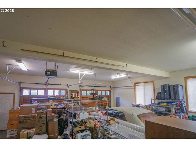 532 E STONECREEK Dr, La Center, WA 98629