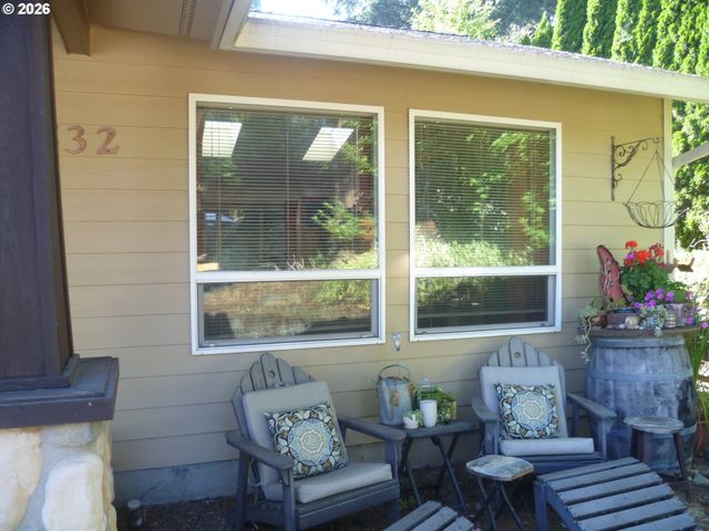 532 E STONECREEK Dr, La Center, WA 98629