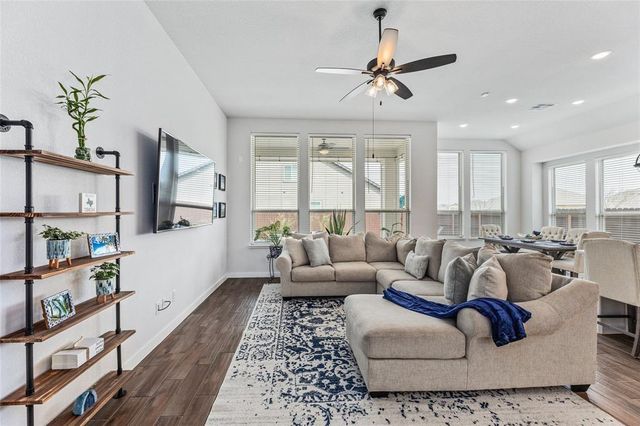 116 Docking Iron DR, Hutto, TX 78634