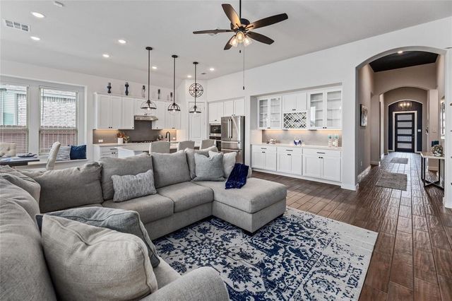 116 Docking Iron DR, Hutto, TX 78634