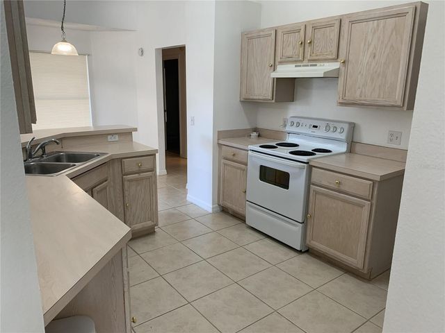 2323 LAUREL PINE LANE, Orlando, FL 32837